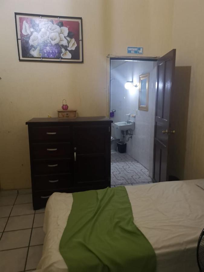 Hostal Guadalajara Kültér fotó