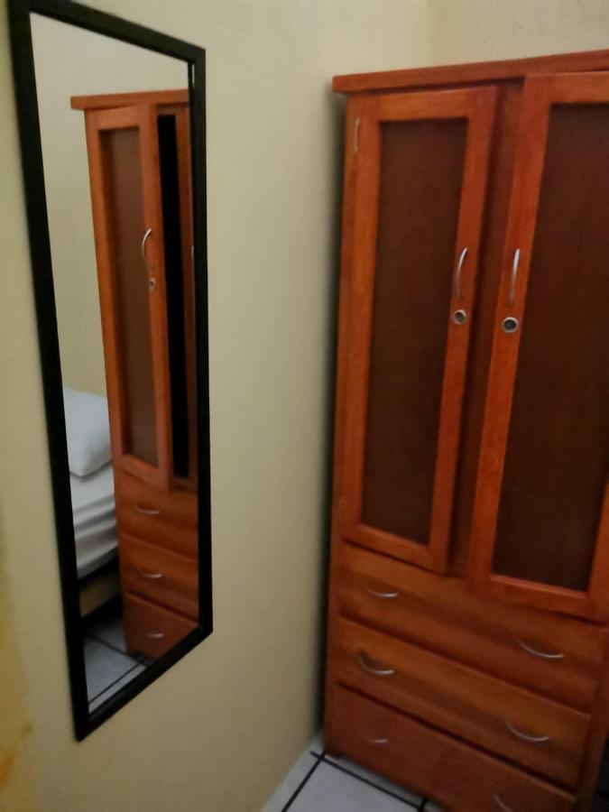 Hostal Guadalajara Kültér fotó