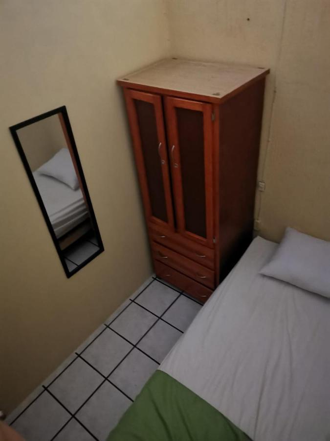 Hostal Guadalajara Kültér fotó