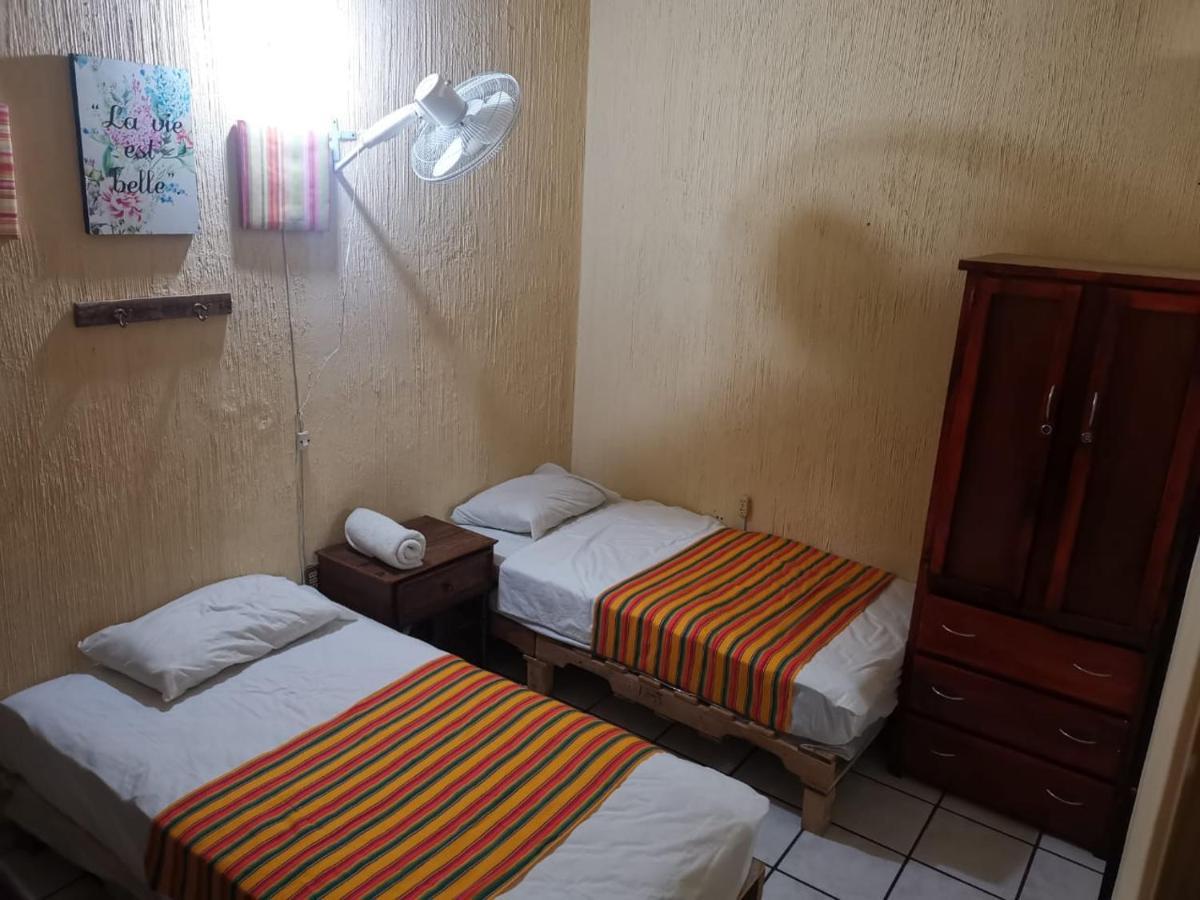 Hostal Guadalajara Kültér fotó