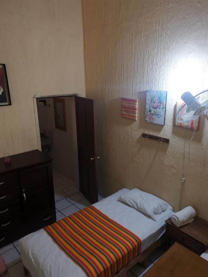 Hostal Guadalajara Kültér fotó