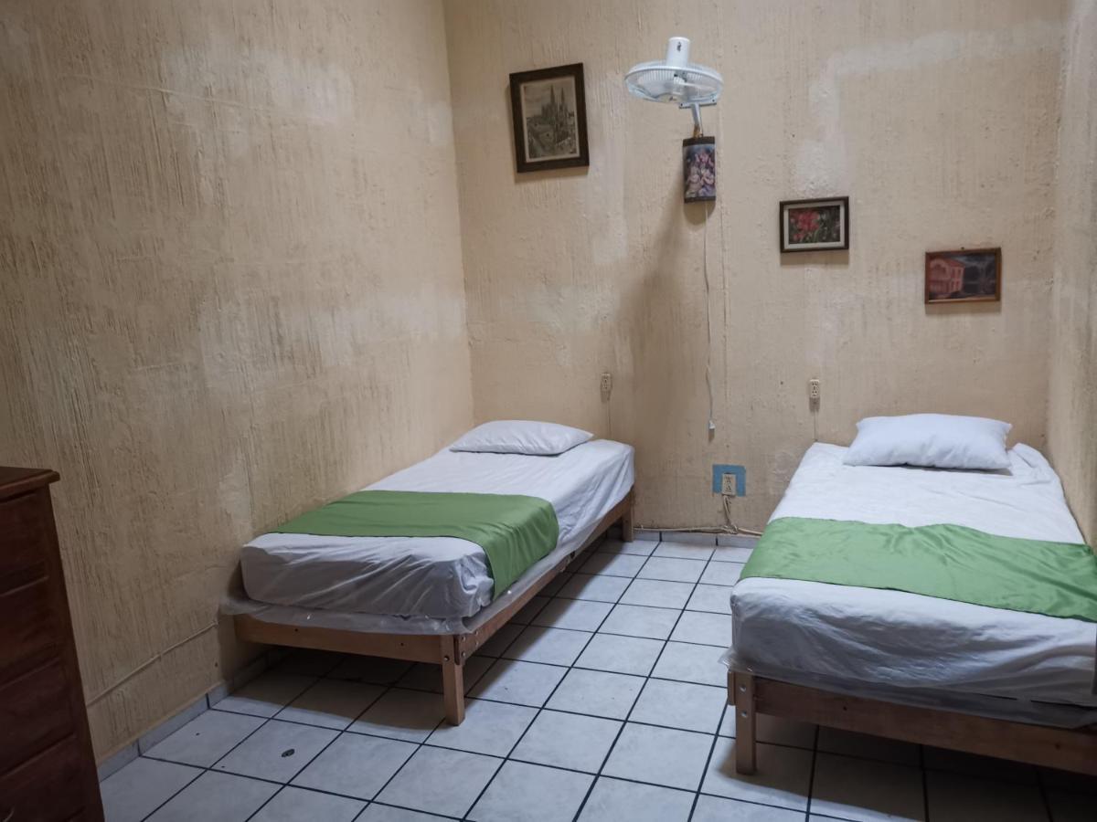 Hostal Guadalajara Kültér fotó